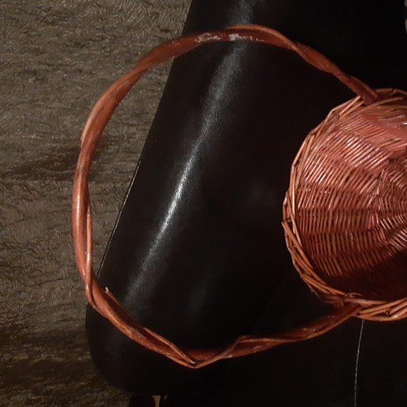 Circle Wicker Basket - Picture 7 of 10
